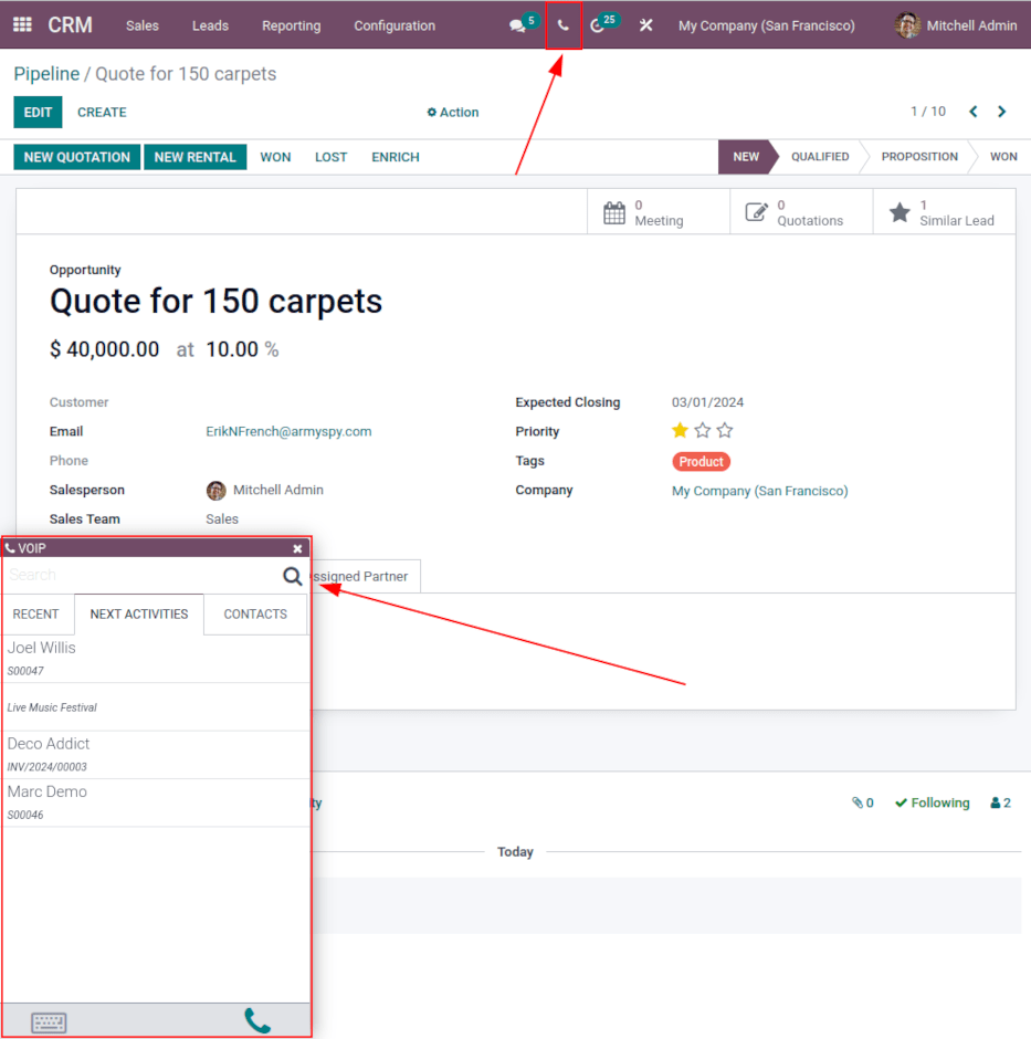 Vista de los leads en CRM y la opción para programar una actividad en la aplicación Conversaciones de Odoo.